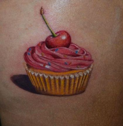 Babeczka z wisienką tatuaż