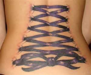 Czarne wstążki tatuaż gorset