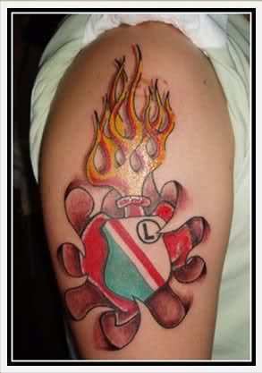 Kolorowy tatuaż logo Legia