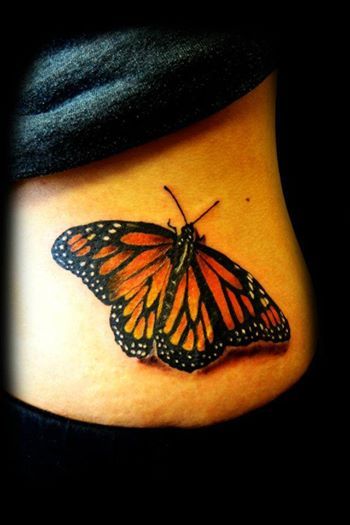 Ogromny motyl tatuaż