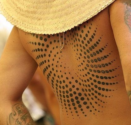 Tatuaż polinezyjski czarne wzorki