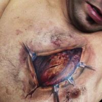 Biomechanika tatuaż serce