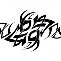 Czarny tribal ciekawy wzór