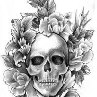 Czaszka otoczona kwiatami wzór tatuażu