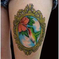 Koliber w lustrze tatuaż