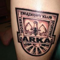 Logo Arka Gdynia tatuaż