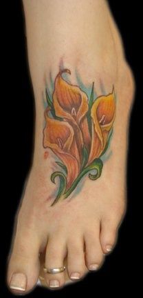 Trzy kalie tatuaż na stopie