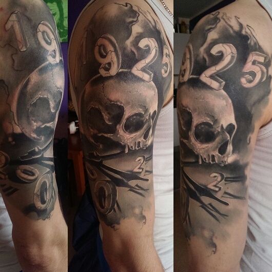 Czaszka i data tatuaż