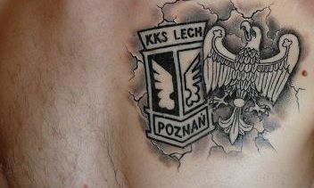Orzeł i logo Lech Poznań tatuaż
